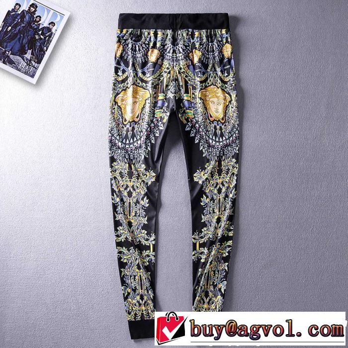 やっと見つけた国内即発 VERSACE 2019夏ファション新品ヴェルサーチ 半袖 上下セット夏キレ味をプラス