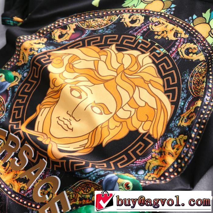 大人の色味 VERSACE ヴェルサーチ2019春夏の大注目トレンド 半袖 上下セット 2色可選