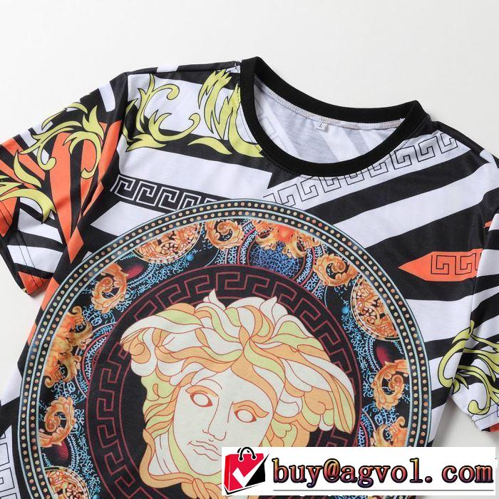 2019即旬な装いに 春夏シンプルファッションでOK！ VERSACE ヴェルサーチ 半袖Tシャツ