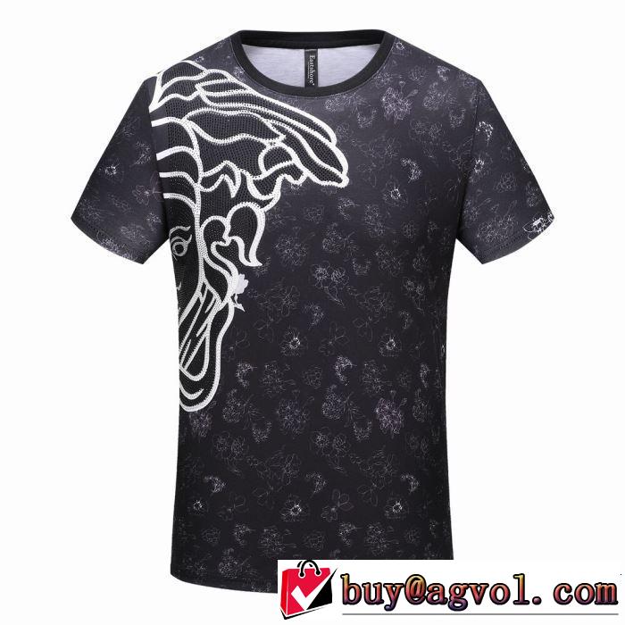 リラックス感のあるゆったり 2019年春夏シーズンの人気  VERSACE ヴェルサーチ 半袖Tシャツ
