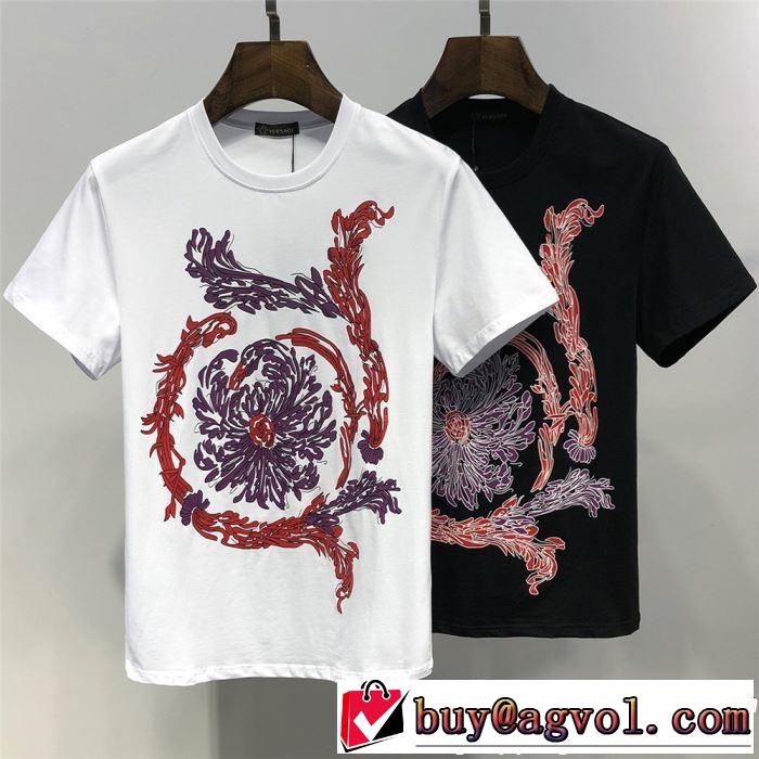 2019SSのトレンド商品 一気にトレンド感満載な着こなし 半袖Tシャツ 2色可選 VERSACE ヴェルサーチ