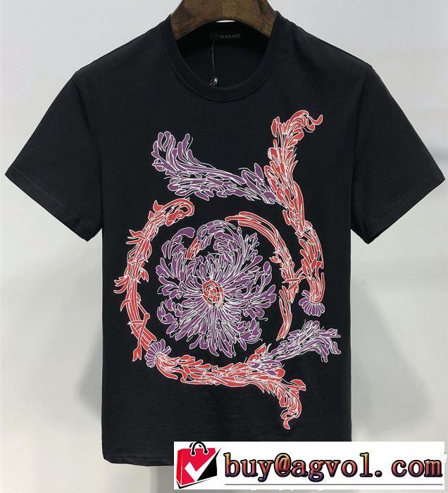 2019SSのトレンド商品 一気にトレンド感満載な着こなし 半袖Tシャツ 2色可選 VERSACE ヴェルサーチ