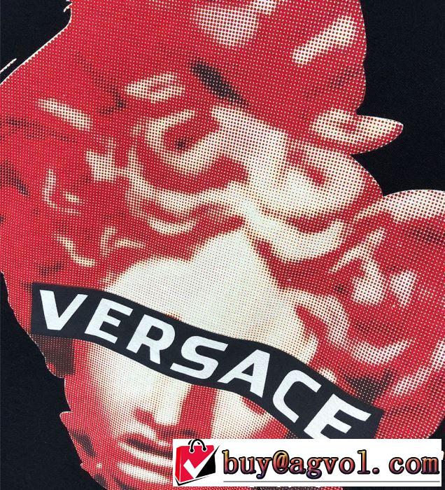 春夏を感じさせる VERSACE ヴェルサーチ 半袖Tシャツ 2色可選 2019年春夏のトレンドアイテム