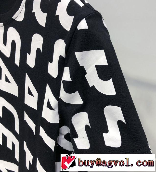 暑い季節も大活躍 VERSACE ヴェルサーチ 半袖Tシャツ 2色可選 おしゃれな夏ファッション2019