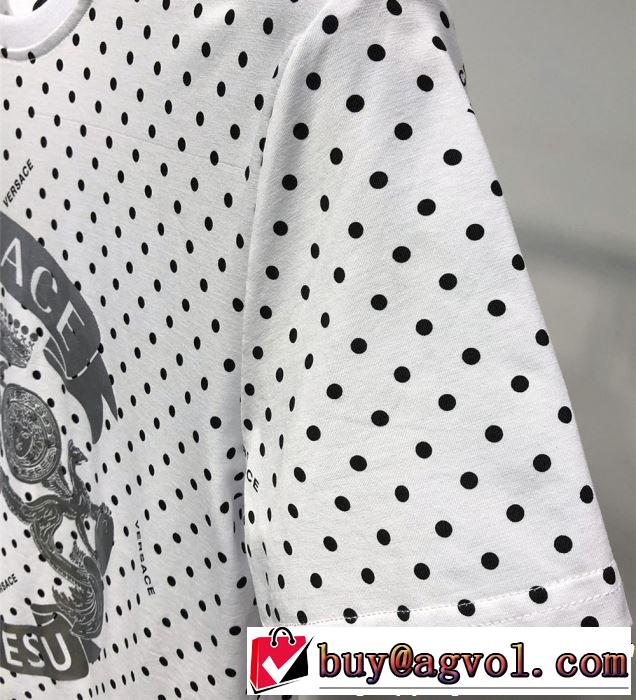 2色可選 半袖Tシャツ 特に夏は人気アイテム 2019春夏人気トレンドアイテム VERSACE ヴェルサーチ