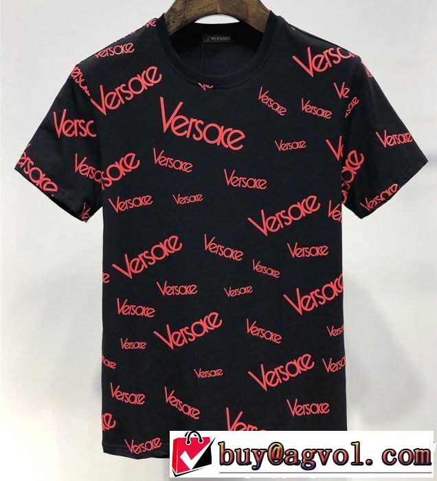 上品な涼やかさある印象に 2019春夏のトレンド新商品 VERSACE ヴェルサーチ 半袖Tシャツ 2色可選