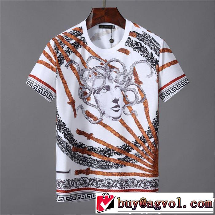 リラックス感のある着こなし VERSACE ヴェルサーチ 半袖Tシャツ 《2019年》今、注目のストリート