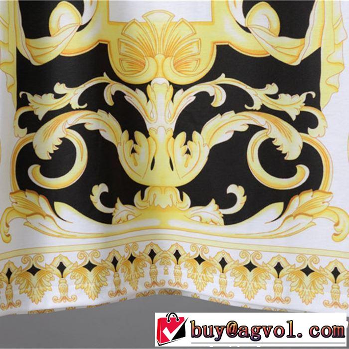 2019春夏のトレンド新商品 一気にトレンド感満載な着こなし VERSACE ヴェルサーチ 半袖Tシャツ 2019最新作