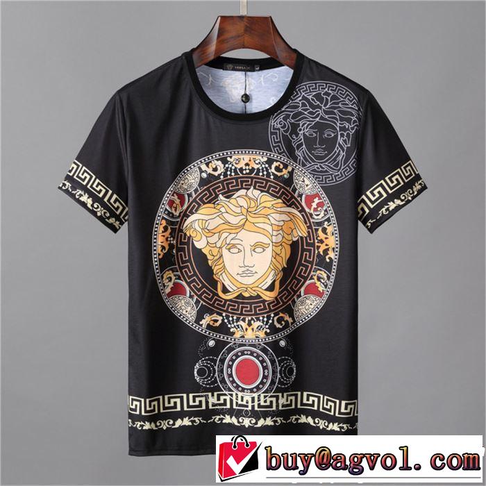 爽やかすぎない大人の印象に VERSACE ヴェルサーチ 半袖Tシャツ 2019年春夏流行ファッション