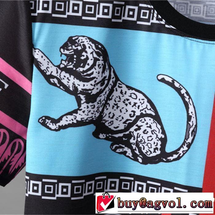 ぜひ今年のトレンドをチェック VERSACE ヴェルサーチ 半袖Tシャツ 【2019年】夏のファッション