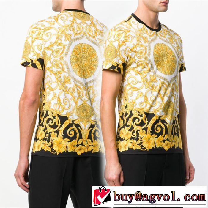 半袖Tシャツ VERSACE ヴェルサーチ 2019年春夏のトレンドアイテム 清涼感とカジュアルスタイル