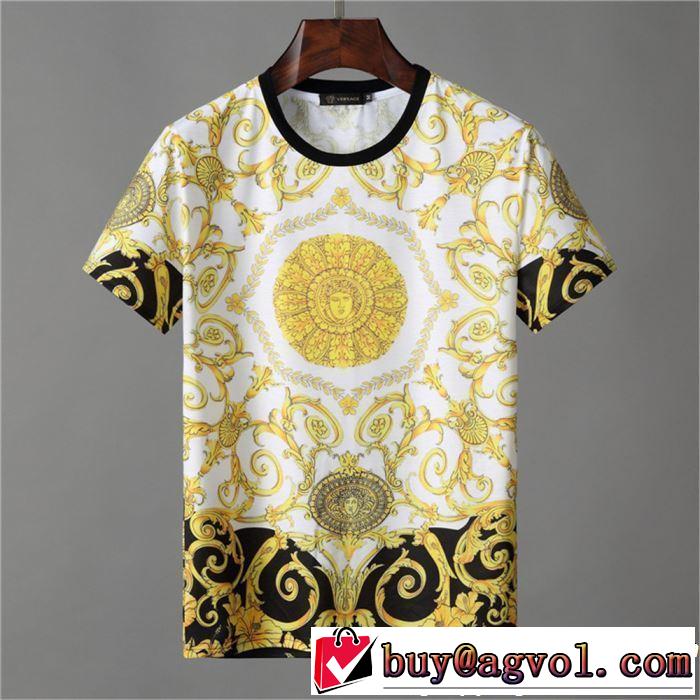半袖Tシャツ VERSACE ヴェルサーチ 2019年春夏のトレンドアイテム 清涼感とカジュアルスタイル