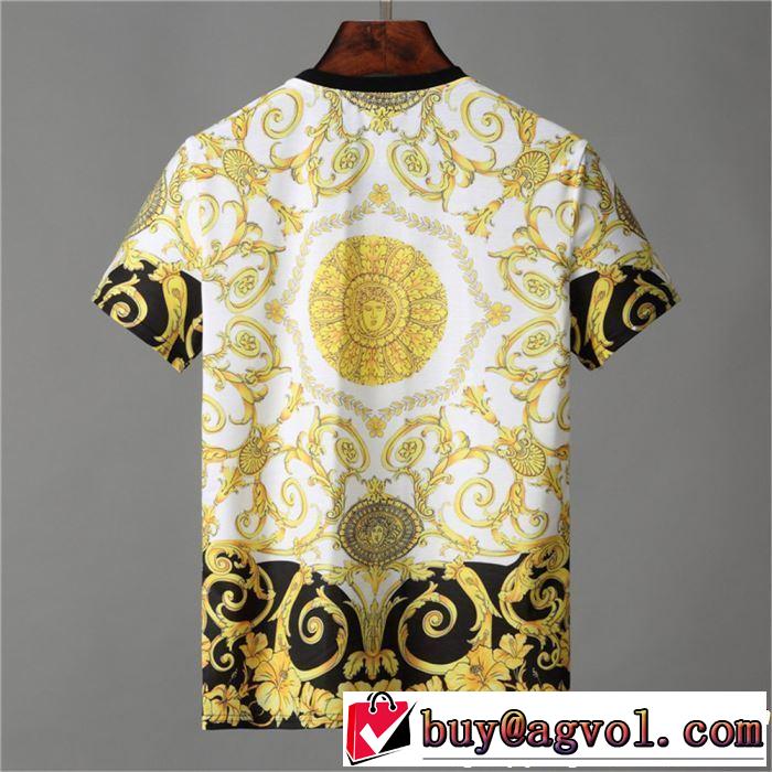 半袖Tシャツ VERSACE ヴェルサーチ 2019年春夏のトレンドアイテム 清涼感とカジュアルスタイル