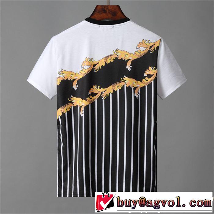 VERSACE ヴェルサーチ 半袖Tシャツ  大人のこなれた着こなし 大人カジュアル夏ファッション2019