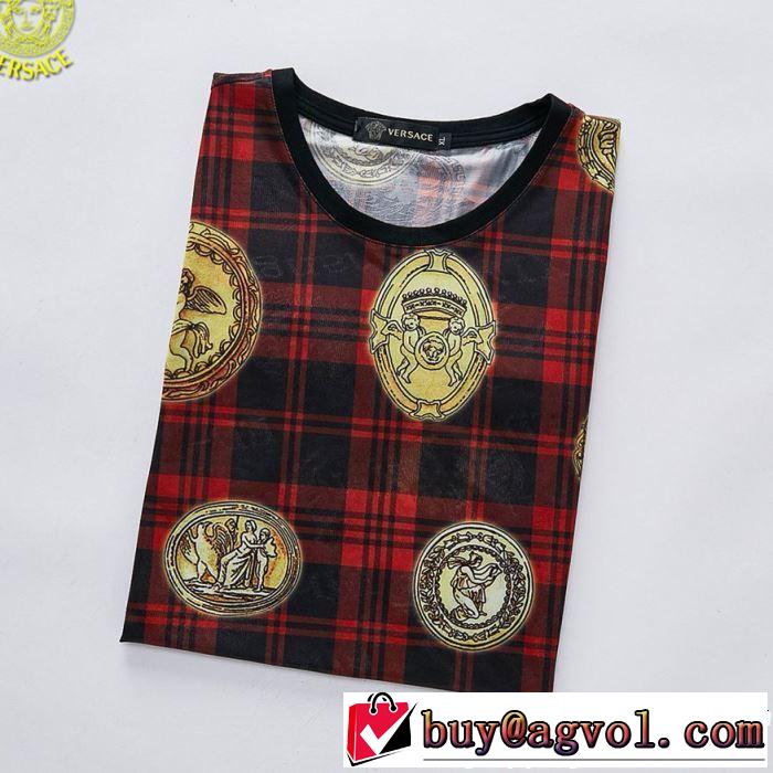 さわやか夏スタイル新品 半袖Tシャツ VERSACE ヴェルサーチ おしゃれな夏ファッション2019