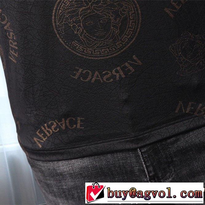 半袖Tシャツ VERSACE ヴェルサーチ 優しい雰囲気スタイリッシュに  【2019年】夏のファッション
