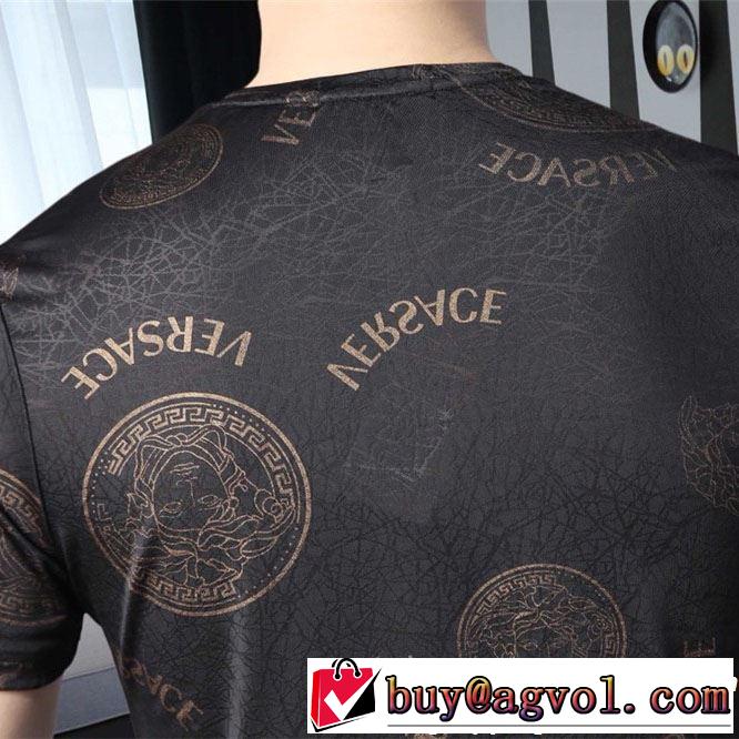 半袖Tシャツ VERSACE ヴェルサーチ 優しい雰囲気スタイリッシュに  【2019年】夏のファッション