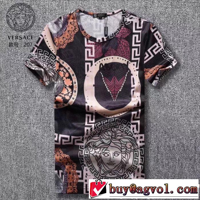 2色可選 半袖Tシャツ 《2019年》今、注目のストリート オシャレ印象で人気の高い VERSACE ヴェルサーチ