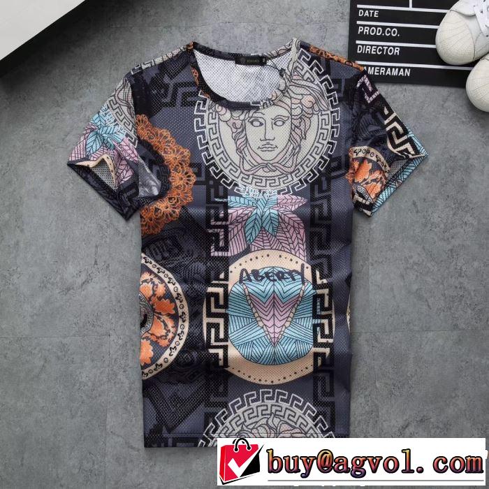 2色可選 半袖Tシャツ 《2019年》今、注目のストリート オシャレ印象で人気の高い VERSACE ヴェルサーチ