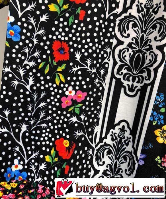 最新で完売確実 ヴェルサーチ2019春夏トレンドアイテム  VERSACE Tシャツ/半袖 限定デザイン大人気完売前に