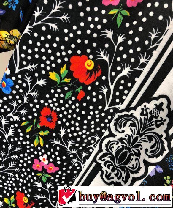最新で完売確実 ヴェルサーチ2019春夏トレンドアイテム  VERSACE Tシャツ/半袖 限定デザイン大人気完売前に