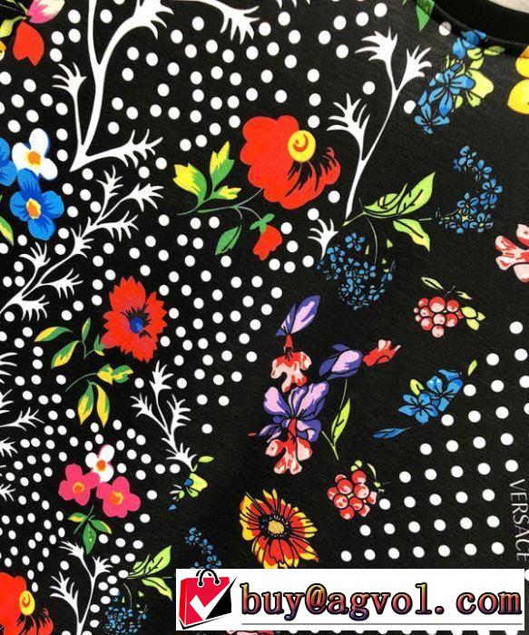 2019年最新ファッション ヴェルサーチVERSACE 必見素敵お上品 Tシャツ/半袖 春夏トレンド