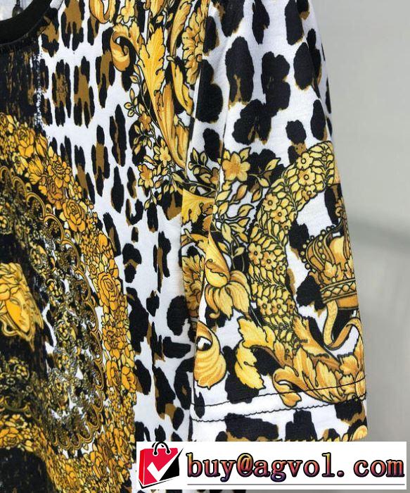 2019年最新ファッション Tシャツ/半袖 ヴェルサーチ安心と信頼のお取引 VERSACE 完売必須