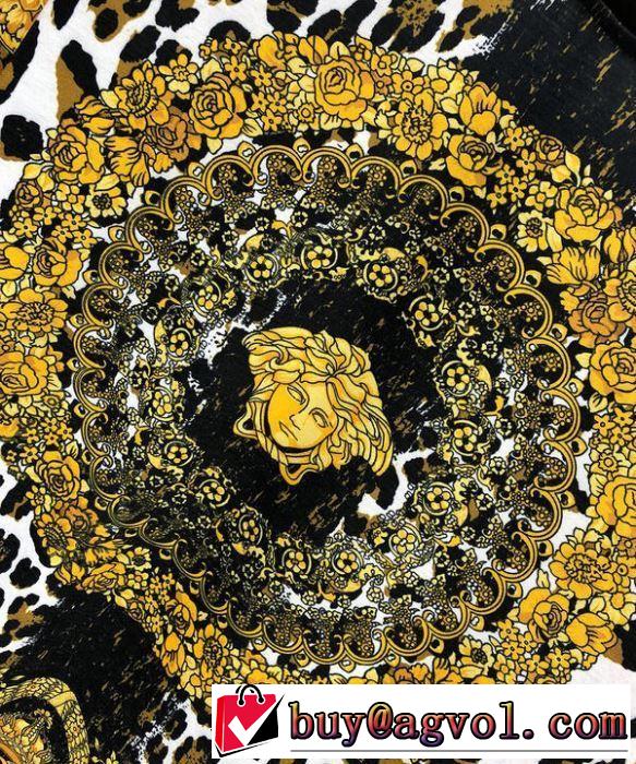 2019年最新ファッション Tシャツ/半袖 ヴェルサーチ安心と信頼のお取引 VERSACE 完売必須