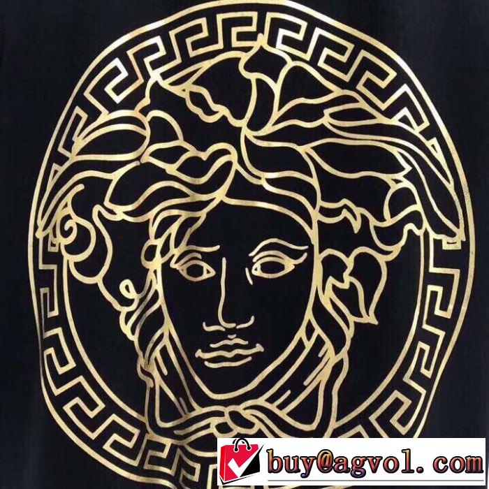 VERSACE 2019SSのトレンド商品 2色可選 Tシャツ/半袖夏ファッションをおしゃれに楽しもう ヴェルサーチ