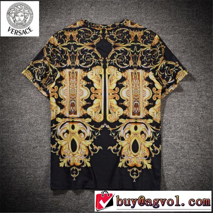 Tシャツ/半袖  ヴェルサーチ人気モデル愛用 2019年夏の一押しファッションアイテム VERSACE