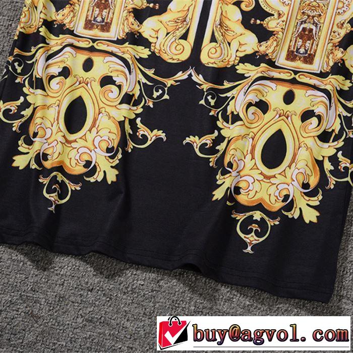 Tシャツ/半袖  ヴェルサーチ人気モデル愛用 2019年夏の一押しファッションアイテム VERSACE