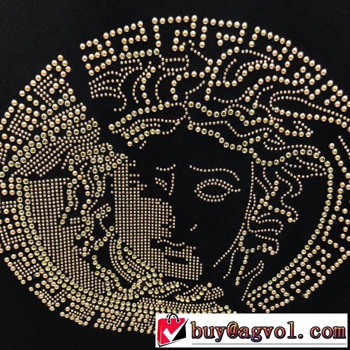 毎年トレンドアイテムが出る  Tシャツ/半袖  2019SS  ヴェルサーチこの夏絶対欲しい  VERSACE