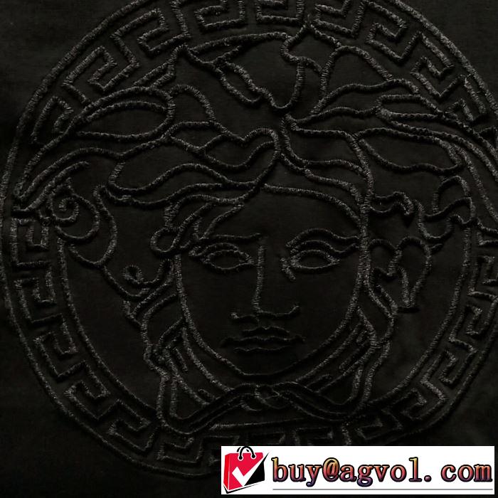 トレンドアイテムとして継続 ヴェルサーチ 2019夏ファション新品 VERSACE Tシャツ/半袖