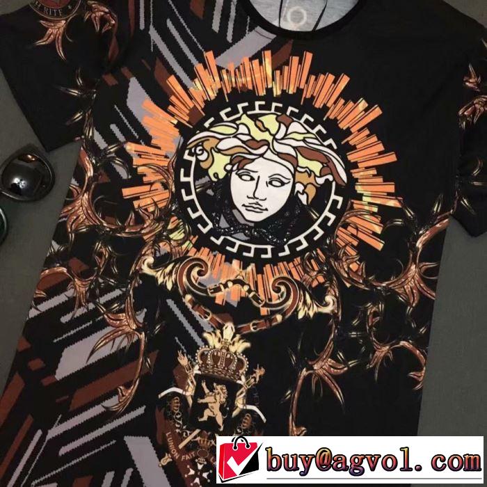 在庫確保済 ヴェルサーチ2019年夏の一押しファッションアイテム VERSACE Tシャツ/半袖