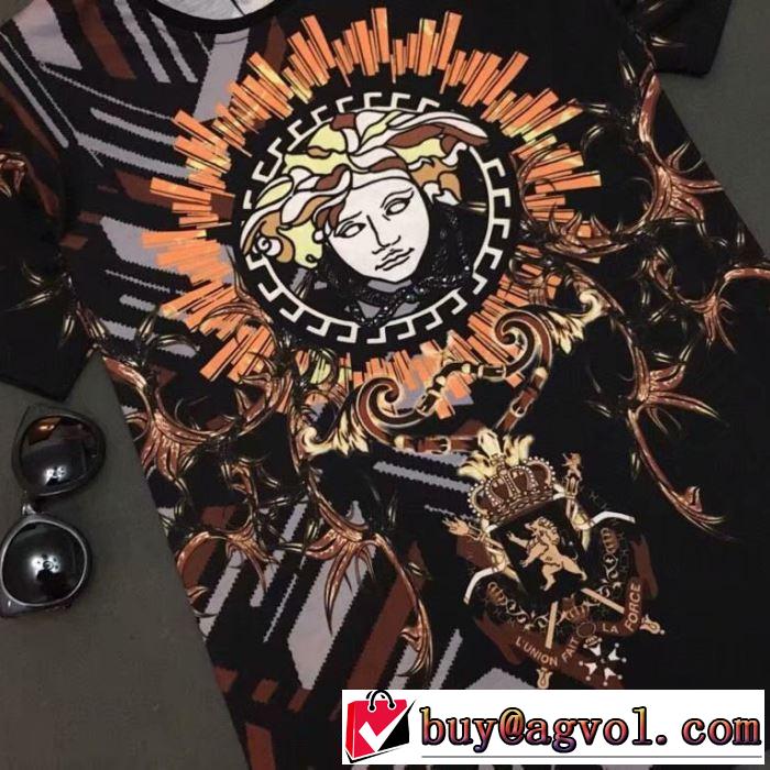 在庫確保済 ヴェルサーチ2019年夏の一押しファッションアイテム VERSACE Tシャツ/半袖