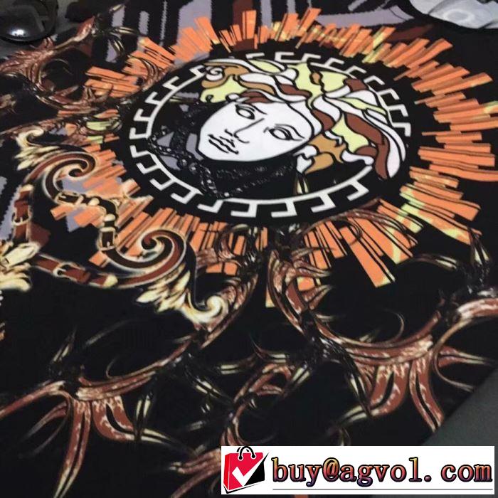 在庫確保済 ヴェルサーチ2019年夏の一押しファッションアイテム VERSACE Tシャツ/半袖