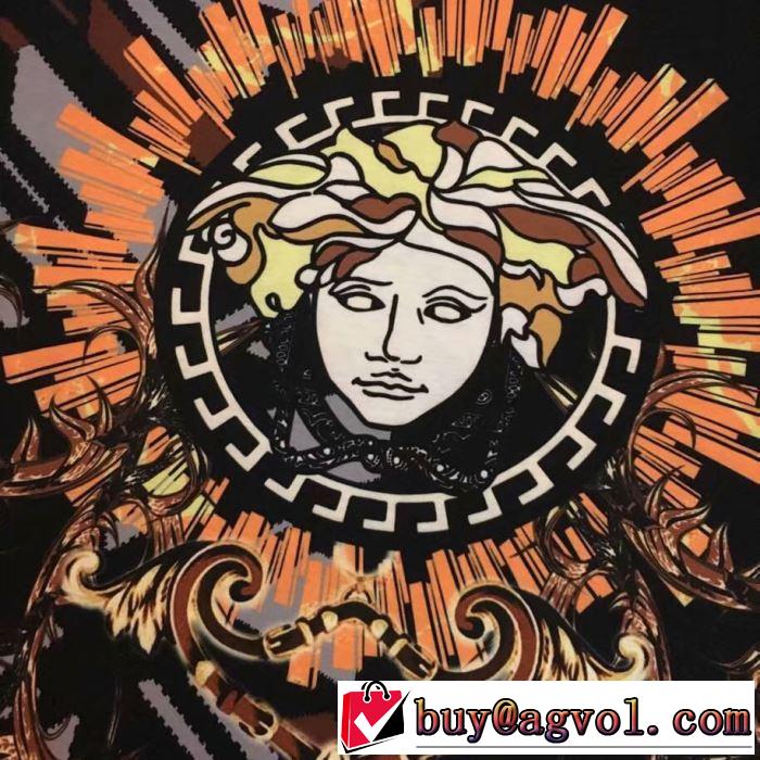 在庫確保済 ヴェルサーチ2019年夏の一押しファッションアイテム VERSACE Tシャツ/半袖