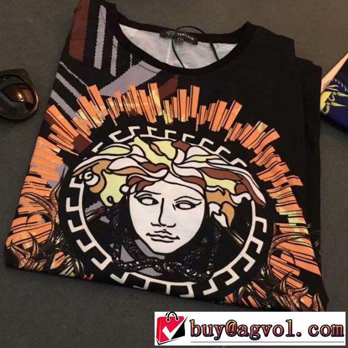 在庫確保済 ヴェルサーチ2019年夏の一押しファッションアイテム VERSACE Tシャツ/半袖