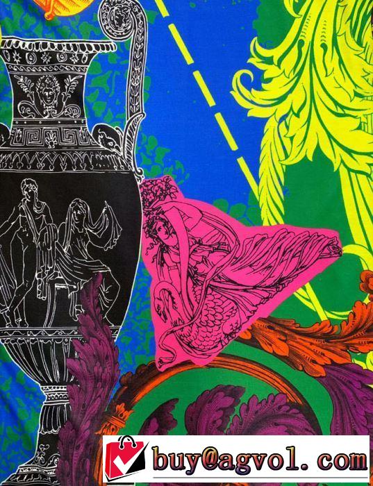 大人の色味 ヴェルサーチ夏のコーデにぴったり VERSACE Tシャツ/半袖 2019限定 男性に人気