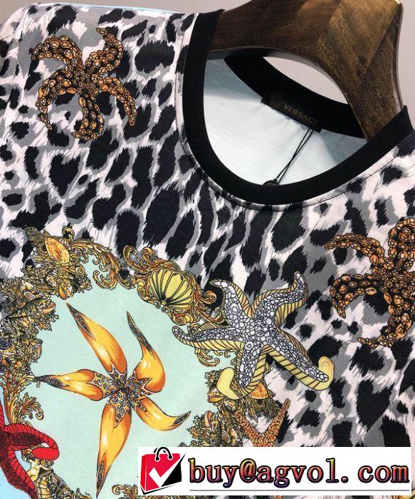 春夏の流行り2019新品 ヴェルサーチ最新で完売確実 VERSACE Tシャツ/半袖 すごく稀少カラー