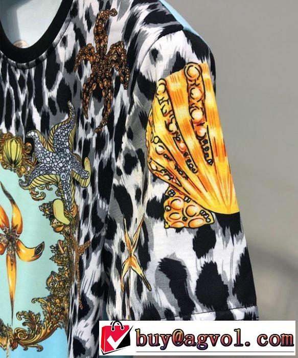 春夏の流行り2019新品 ヴェルサーチ最新で完売確実 VERSACE Tシャツ/半袖 すごく稀少カラー