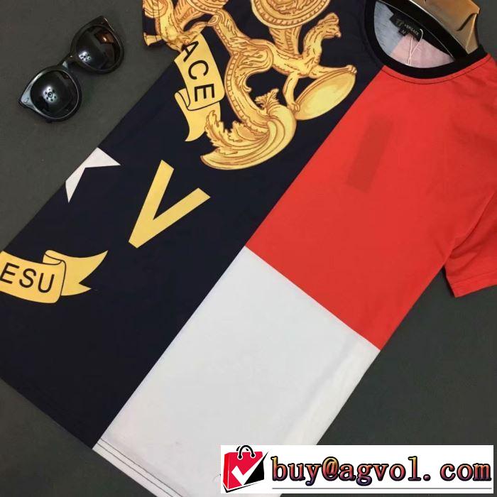 手持ち在庫あり海外セレブ愛用 ヴェルサーチ 最新で完売確実 VERSACE Tシャツ/半袖 2019限定 男性に人気