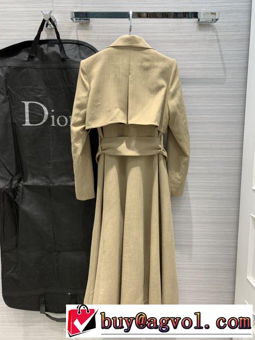 ダスター コートやっぱり優しい色  ディオール 【2019秋冬トレンド】押さえておきたい DIOR  サイズのよさを感じる新作