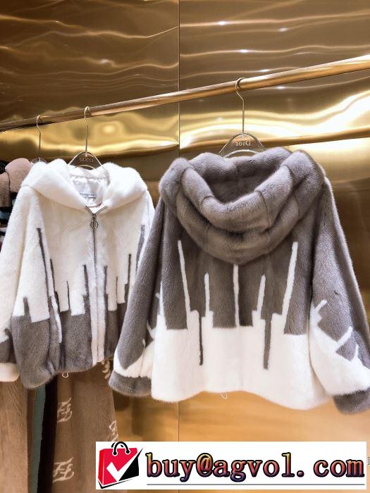 秋冬もちろん主役級 フード付きコート 大人かわいい秋冬コーデを楽しみ ディオール DIOR  2019秋のファッショントレンドはこれ
