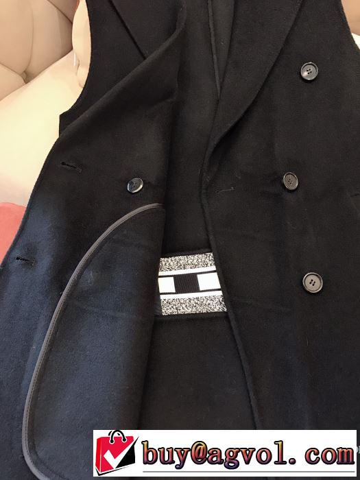ディオール秋冬コーデと相性がいい  DIOR 2019トレンド秋冬おすすめ安い コート おしゃれなファッションコーデ