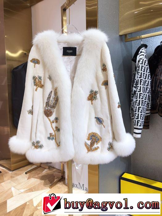 秋冬もちろん主役級　フェンディ FENDI 大人かわいい秋冬コーデを楽しみ　ハーフコート2019秋のファッショントレンドはこれ