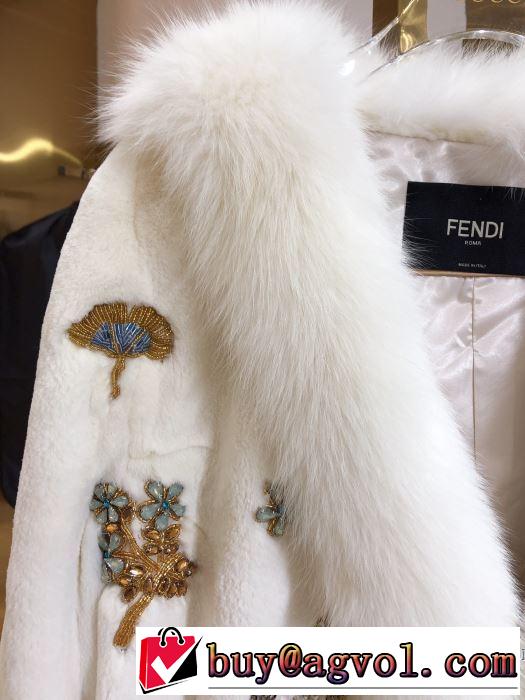 秋冬もちろん主役級　フェンディ FENDI 大人かわいい秋冬コーデを楽しみ　ハーフコート2019秋のファッショントレンドはこれ