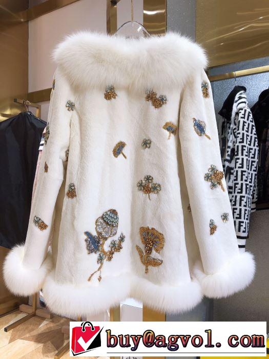 秋冬もちろん主役級　フェンディ FENDI 大人かわいい秋冬コーデを楽しみ　ハーフコート2019秋のファッショントレンドはこれ