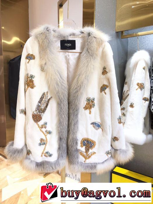 フェンディ 秋ファションのトレンド　FENDI　一番おしゃれ秋冬トレンド　ハーフコート　2019秋に注目したい