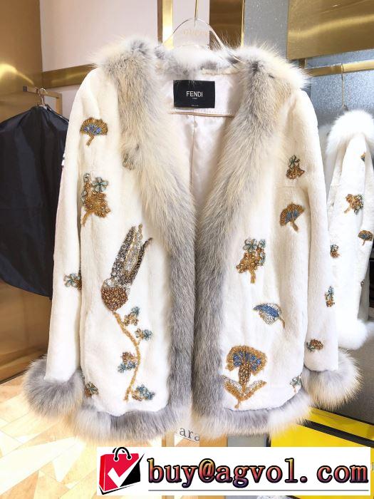 フェンディ 秋ファションのトレンド　FENDI　一番おしゃれ秋冬トレンド　ハーフコート　2019秋に注目したい
